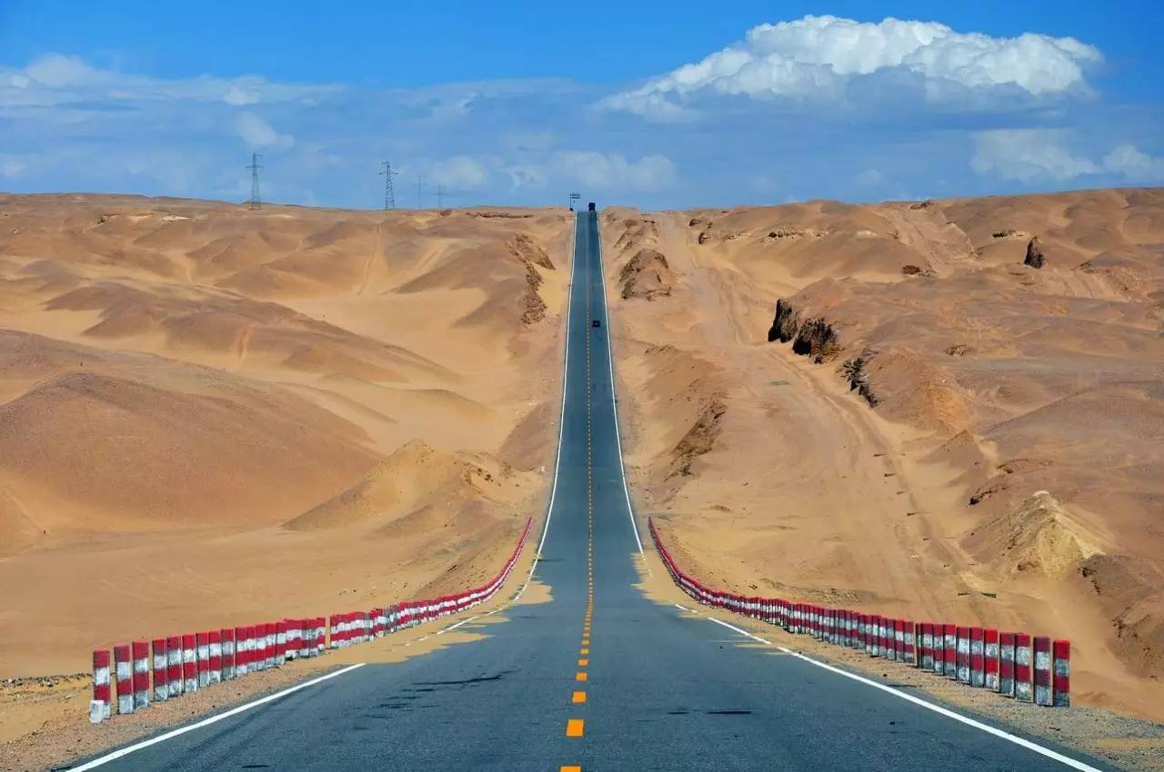 新疆有个神奇的沙漠 千百年来沙漠绿洲人类和谐共处 堪称奇迹！_鄯善